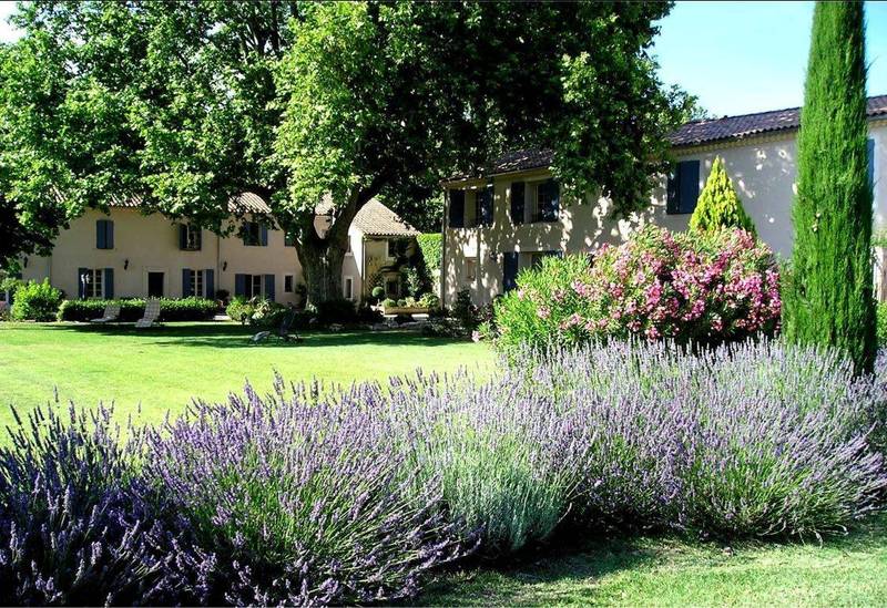 Property for sale in Monteux close to Avignon