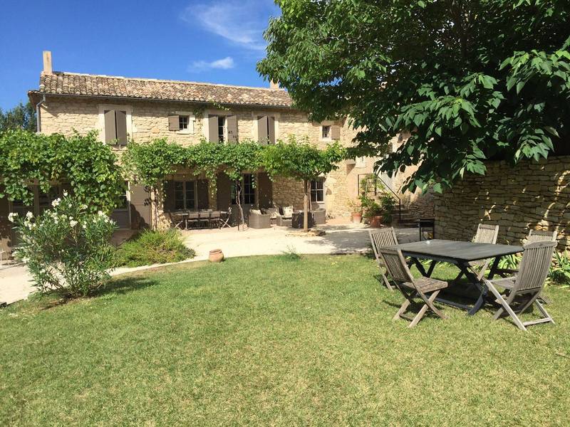 A fully restored farm house for sale in Saint Pantaléon with a garden and a swimming pool 