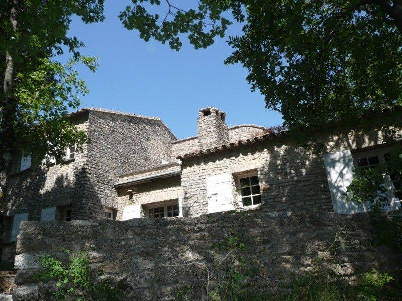 Stone House for sale in Menerbes with a agrden and a swimming pool
