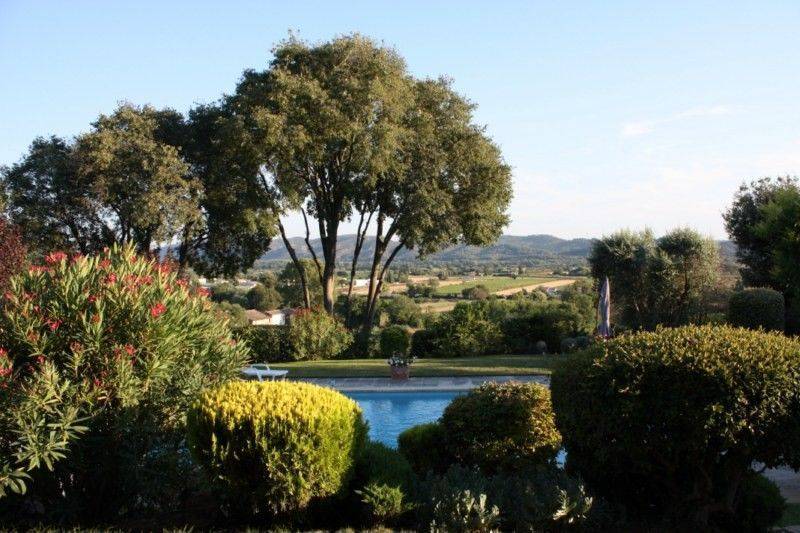 Provencal house for sale in Cadenet with a nice view