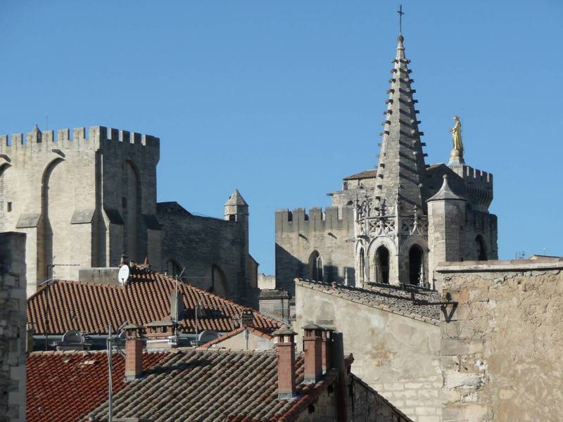 Avignon immeuble à vendre avec vue sur le Palais des Papes