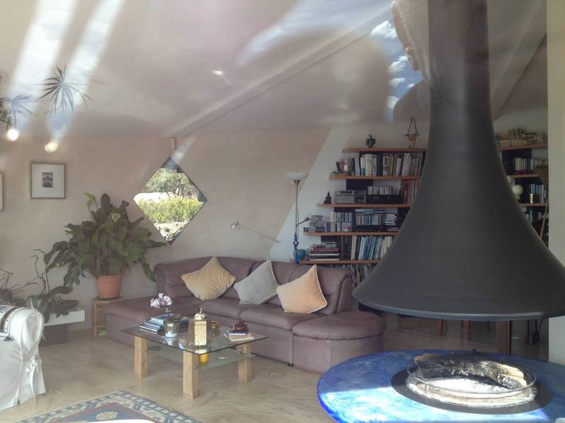 Maison Contemporaine à vendre à Murs avec une vue panoramique
