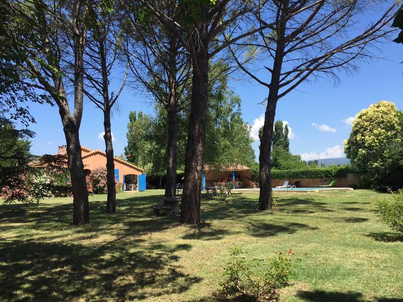 Bastide ancienne à vendre à Roussillon avec piscine et maison d'amis