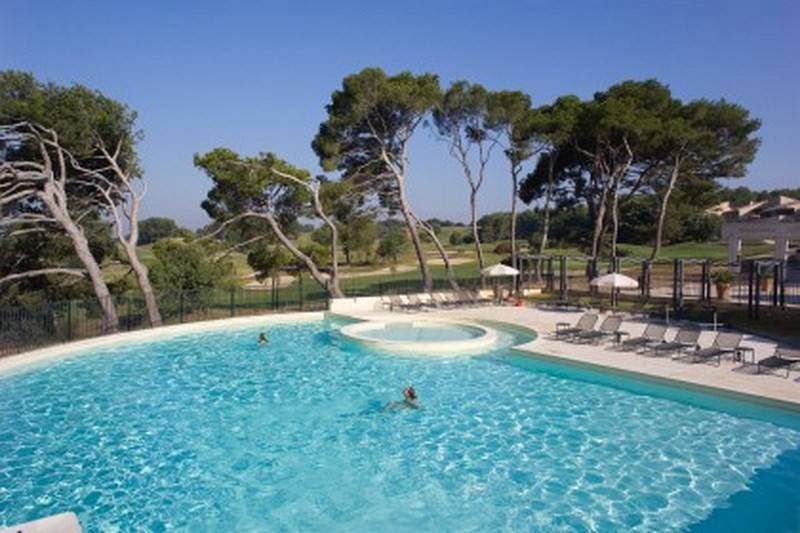 Provence country golf appartement à vendre par l'agence immobilière du luberon