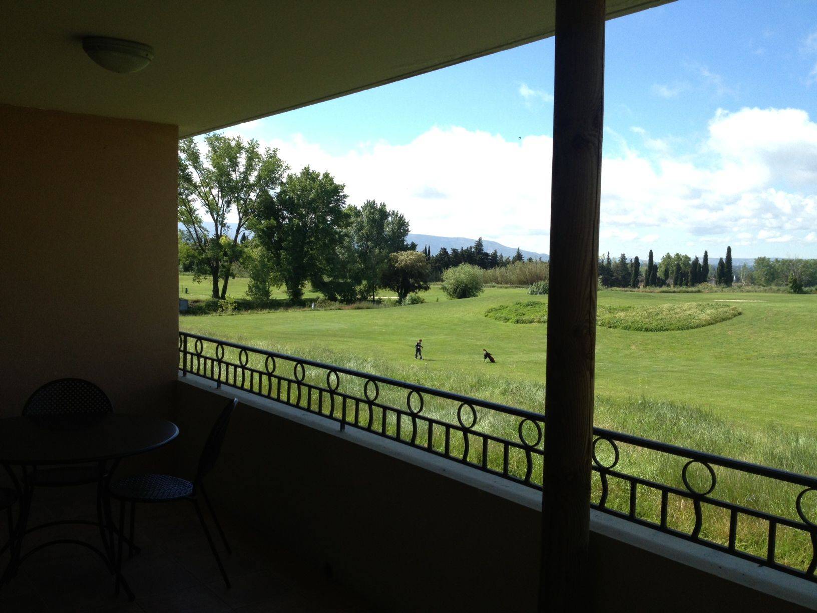 Appartement sur le golf de Saumane à vendre par l'agence Immobilière du Luberon