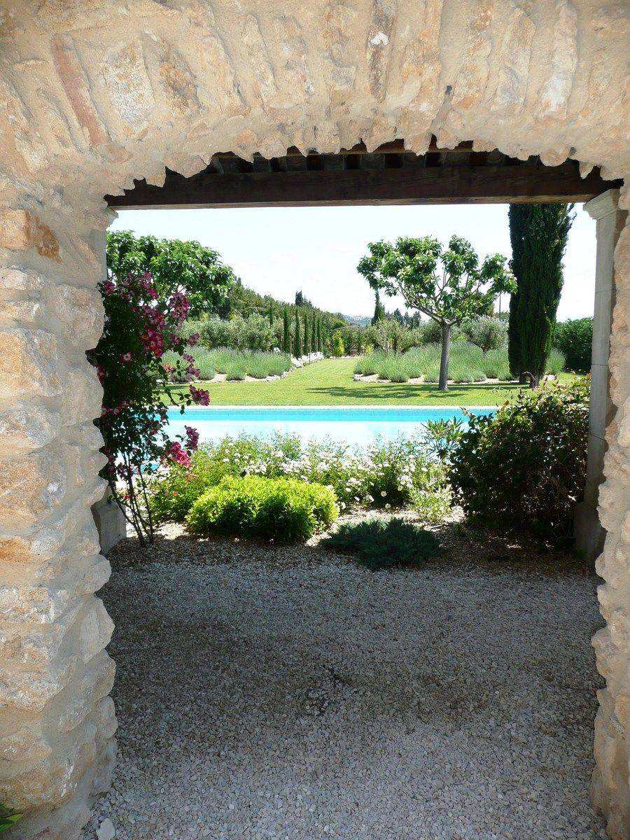 Mas restauré avec jardin paysagé à la vente dans le Luberon