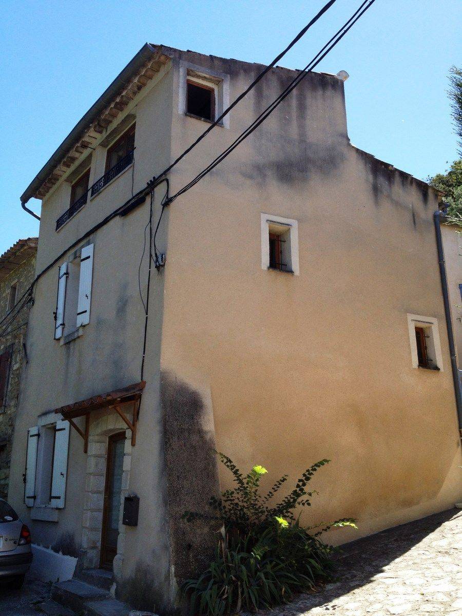 Menerbes village house