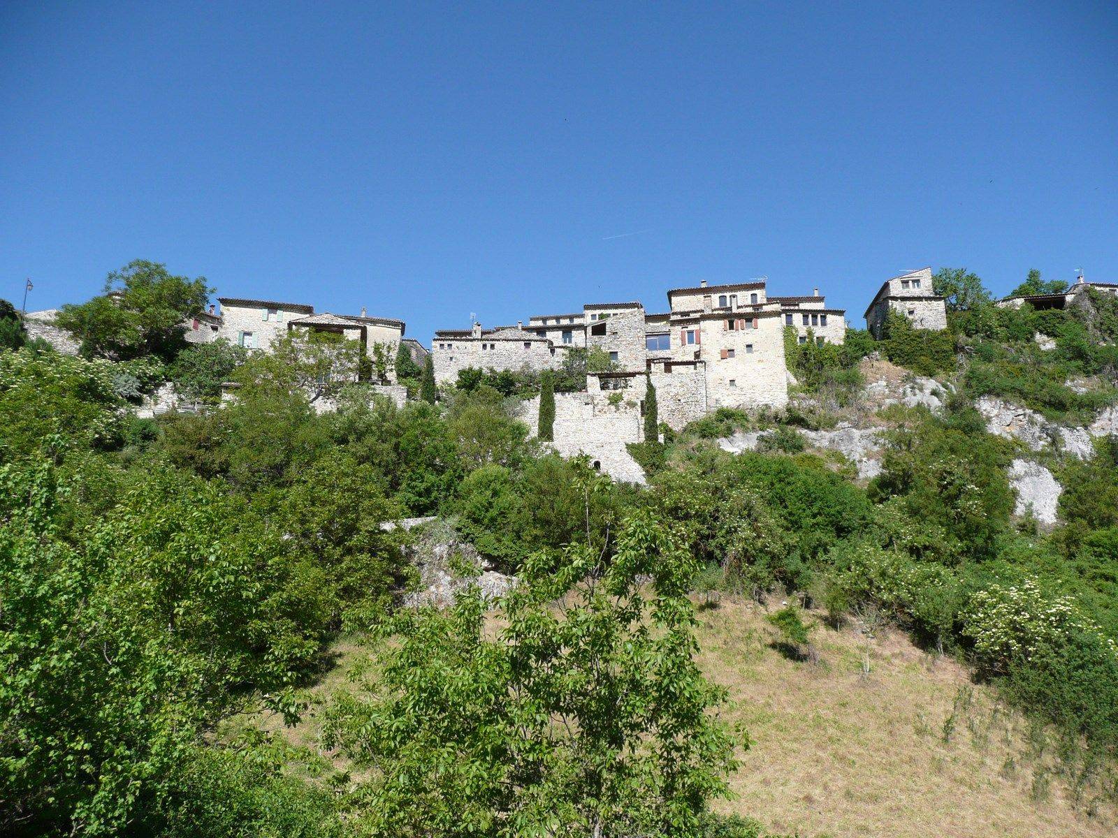 A vendre Maison de village avec jardin et piscine à vendre à Oppédette