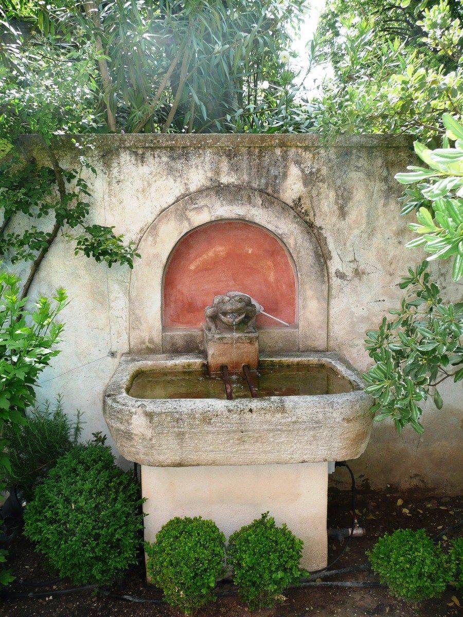 Jardin paysagé dans cette demeure à vendre à Pernes les Fontaines