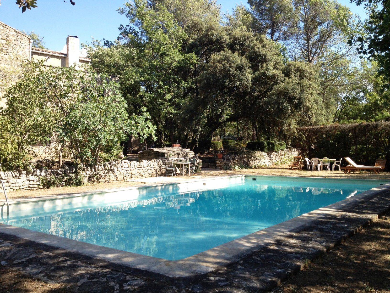 A vendre à Menerbes maison avec jardin et piscine