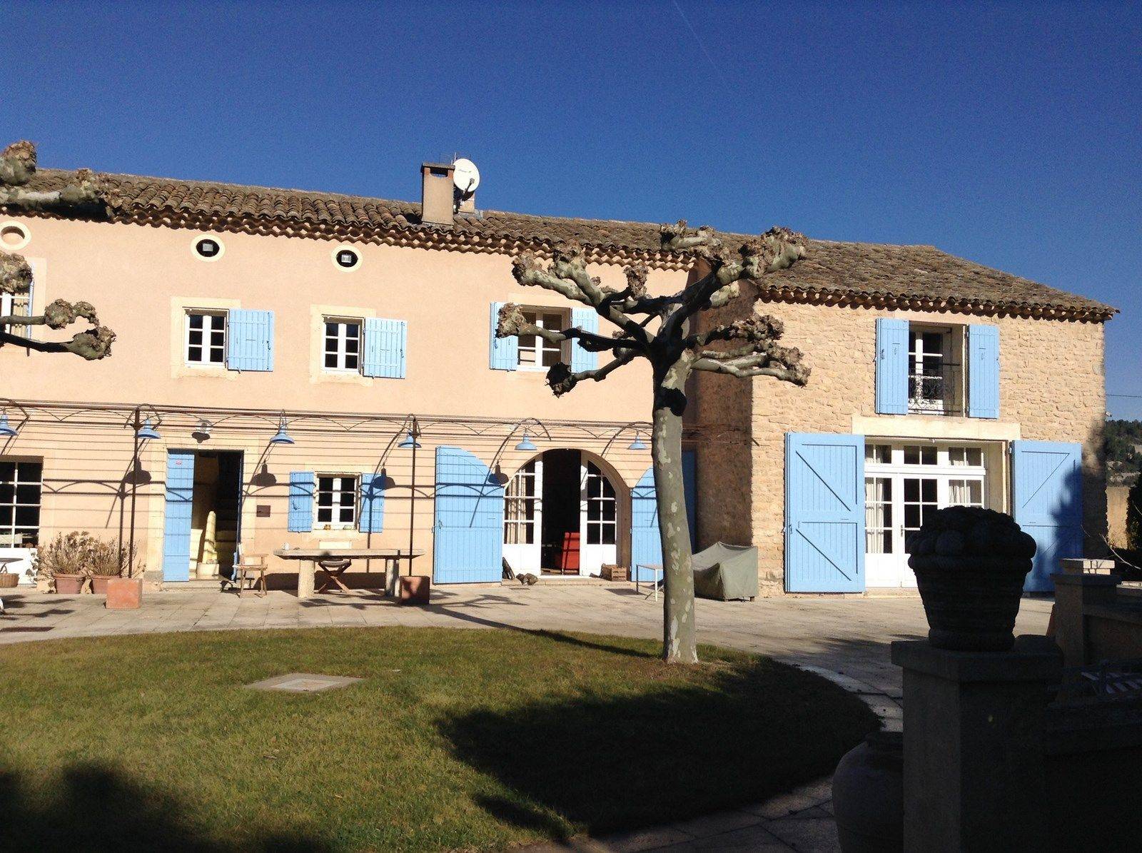 A vendre à Menerbes mas rénové au milieu des vignes