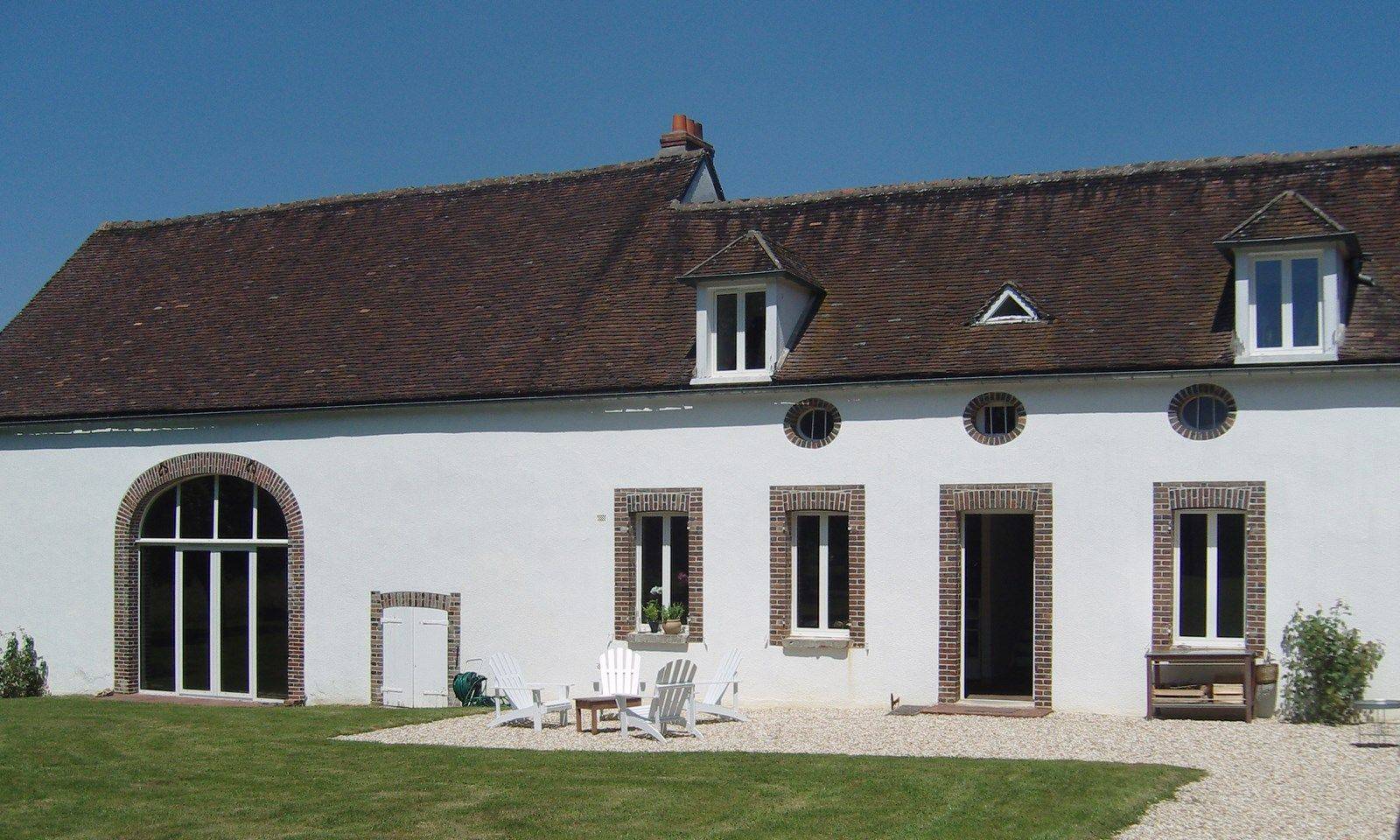 Restored farmhouse for sale in the Yonne
