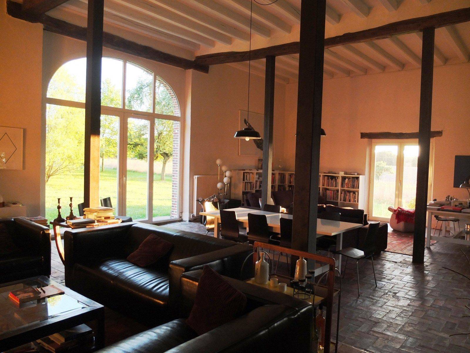 Country House with artist's studio for sale
