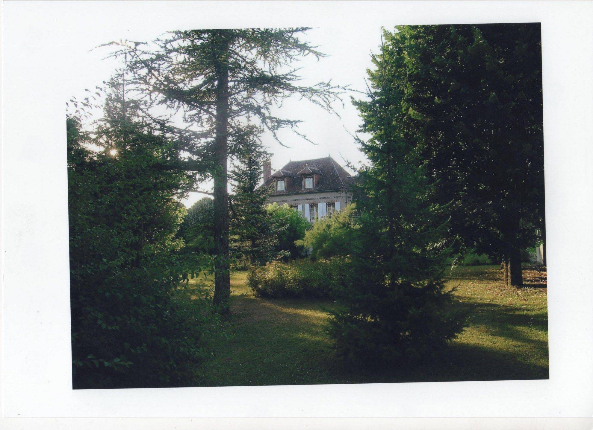 Bourgogne Presbytère au cœur d'un village à la vente