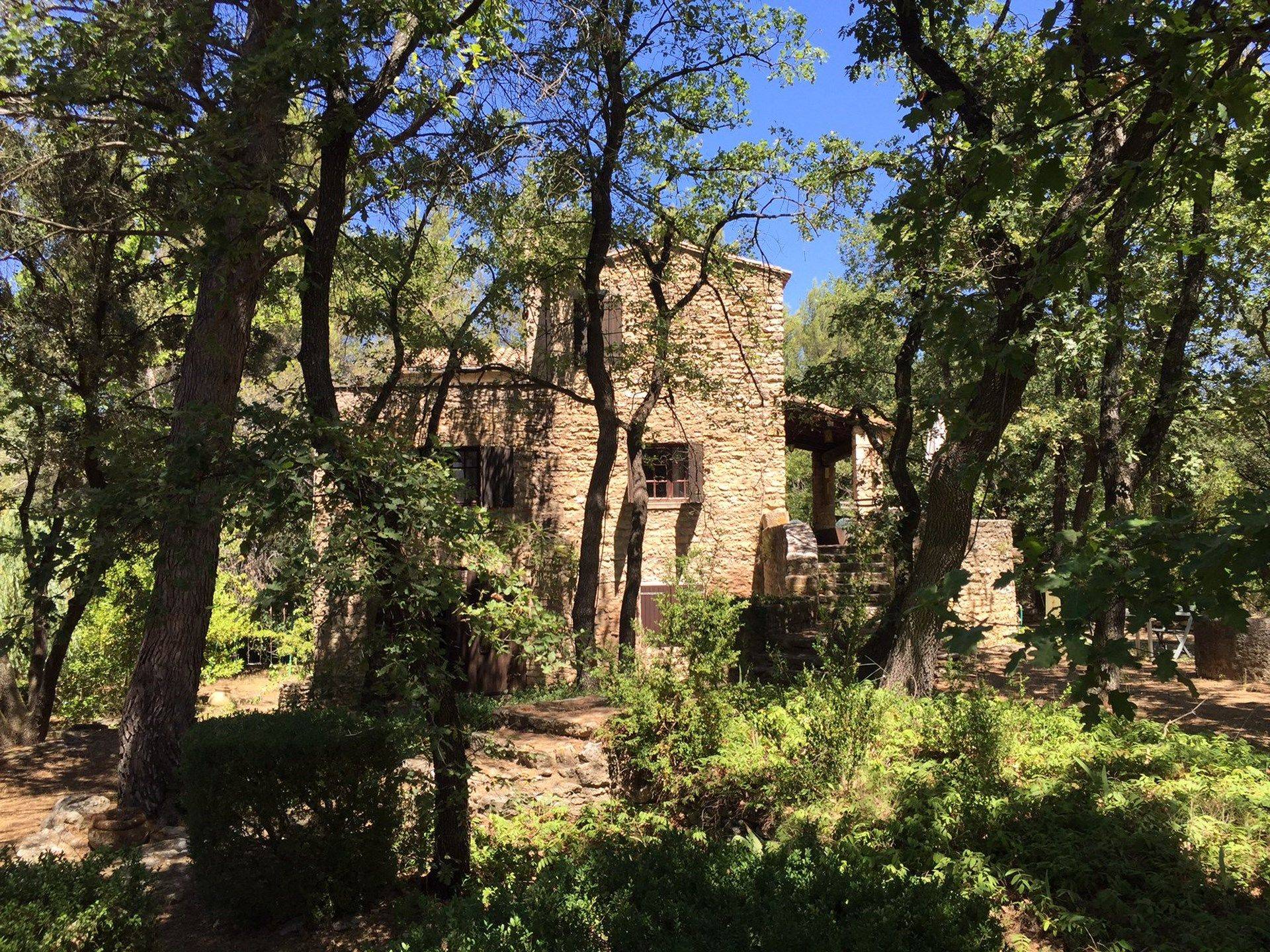 Stone House for sale in Menerbes with a garden and a swimming pool