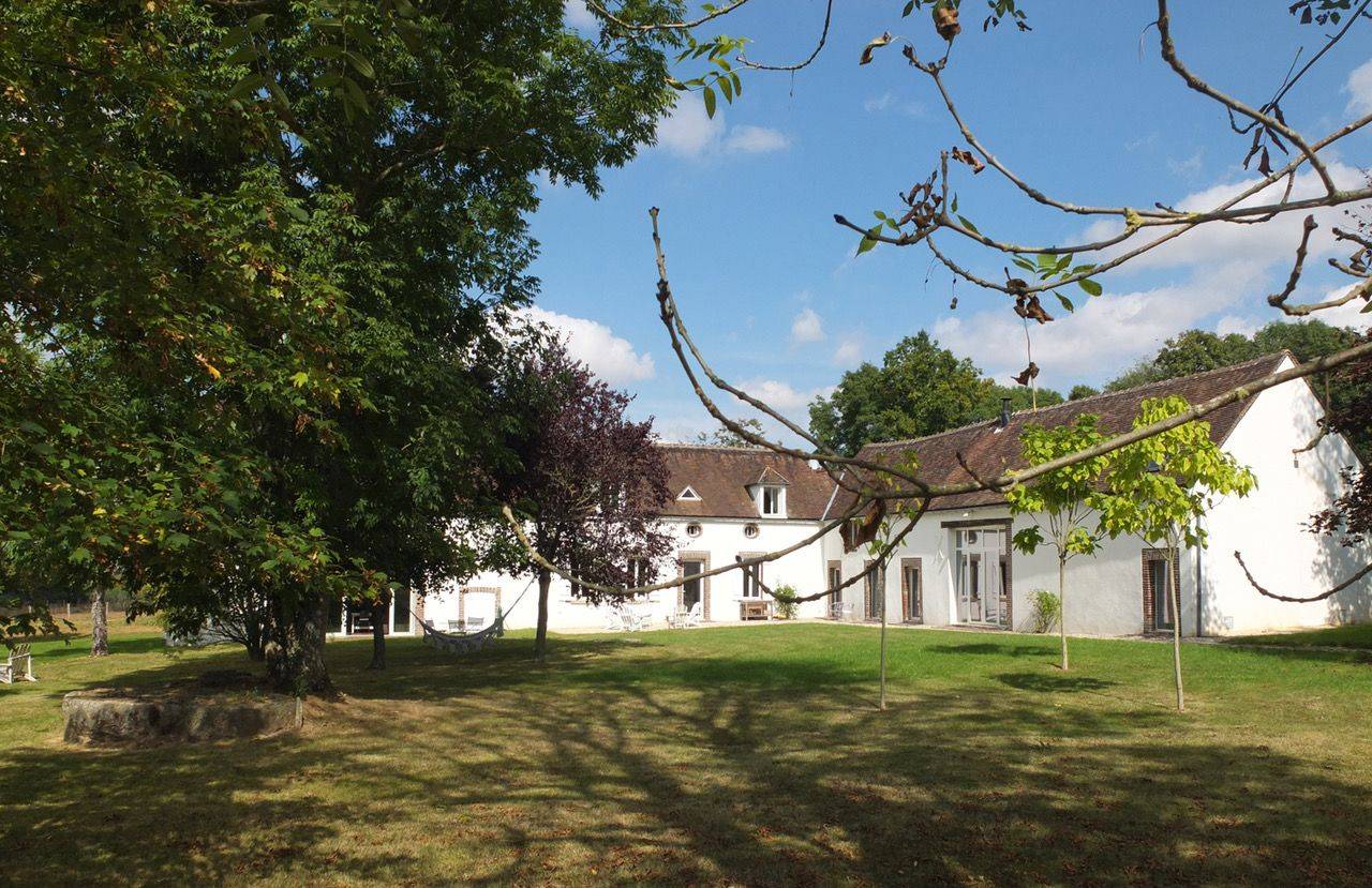 Renovated farmhouse and loft for sale near Sens