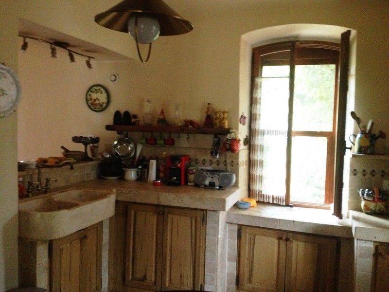 Stone House for sale in Cereste in the natural regional Luberon park 