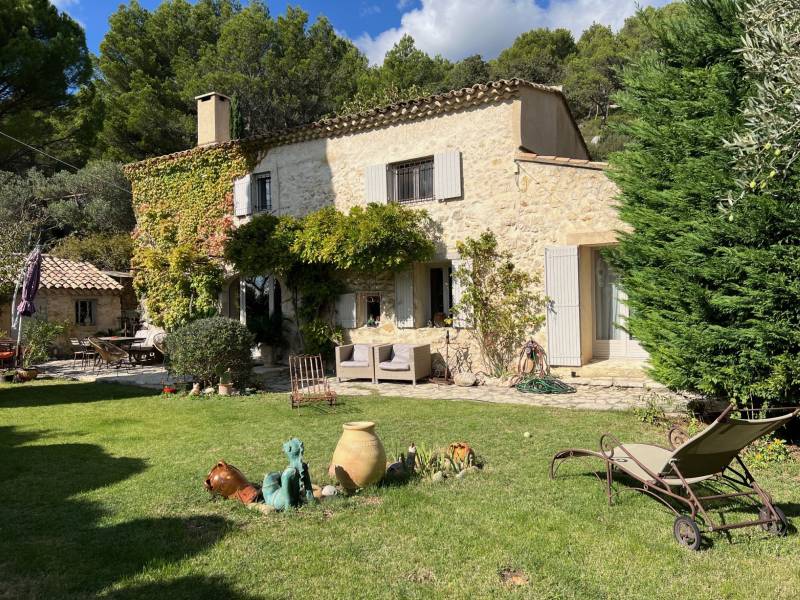 real estate lourmarin