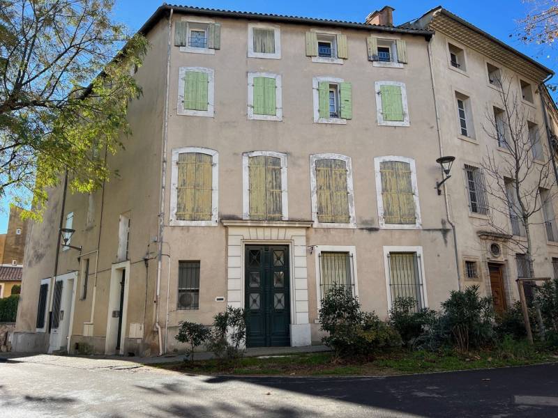 character real estate carpentras