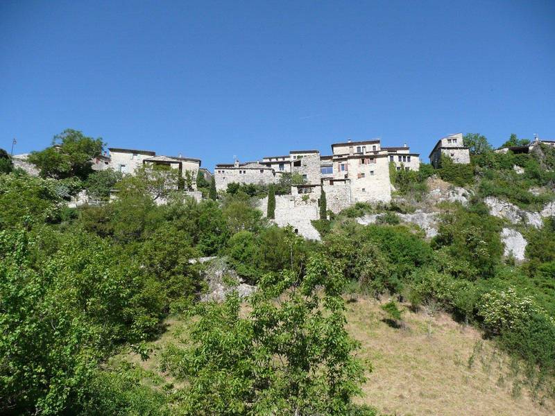 A vendre Maison de village avec jardin et piscine à vendre à Oppédette