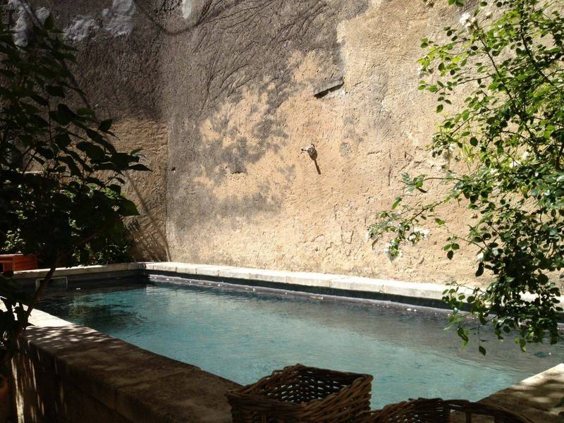 Luberon à vendre maison de village avec piscine dans une cour intérieure